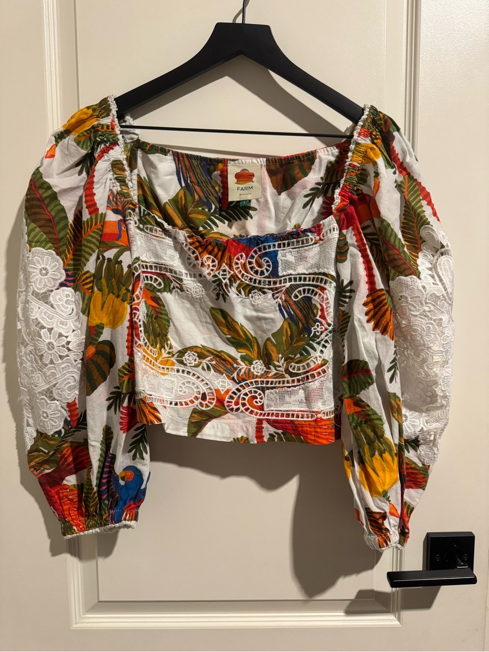 FARM Rio White Tropical Lace-Off Shoulder Crop Top with Parrot Print